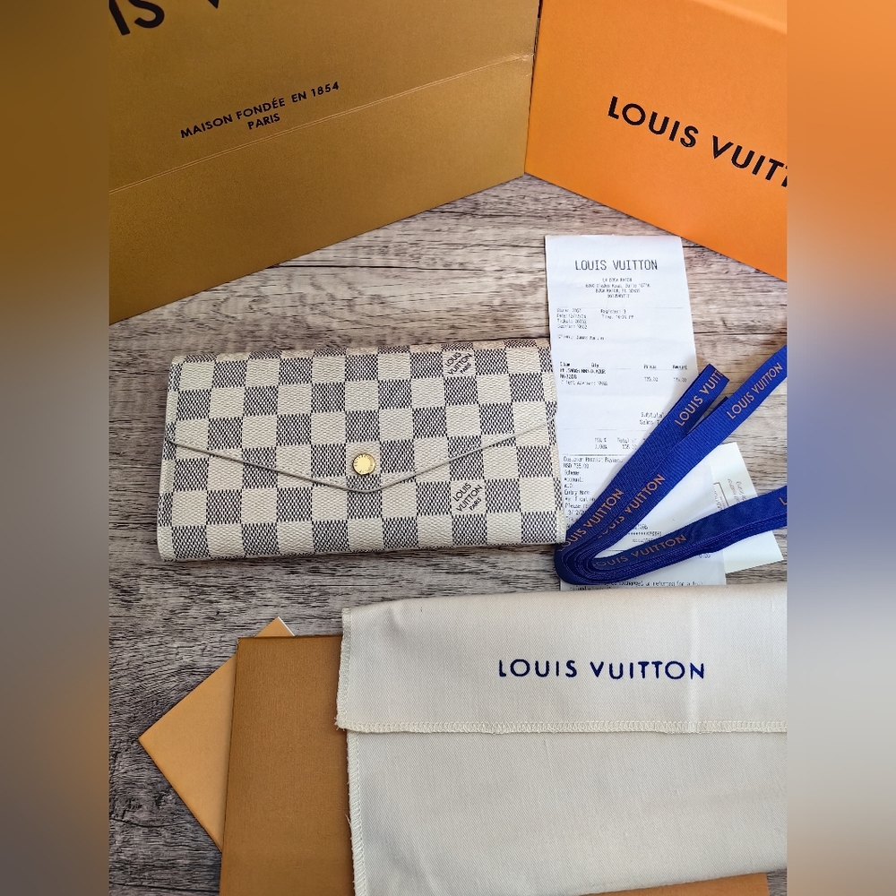 Louis Vuitton Sarah Wallet - Picture 4 of 13